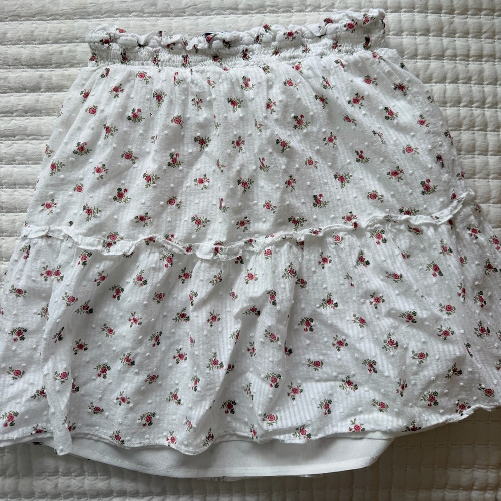 Princess Polly White Floral Ruffle Mini Skirt – Size 4 (AU 8 / EU 36) - Picture 3 of 5